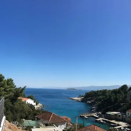 Apartament Sunny Hvar - With Pool; Basina