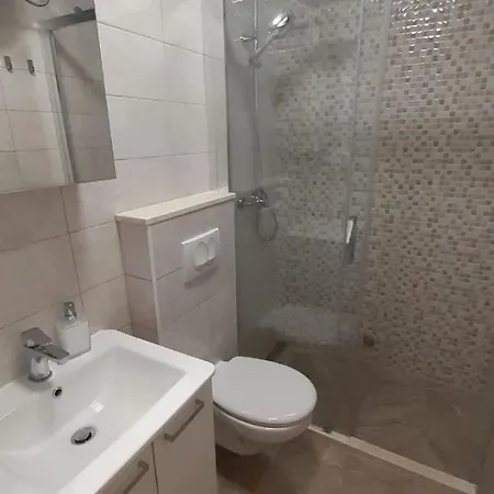 Sunny Hvar - With Pool; Apartament Basina