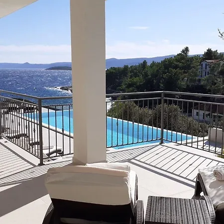 Sunny Hvar - With Pool; Apartament *