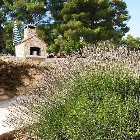 Sunny Hvar - With Pool; Apartament Basina
